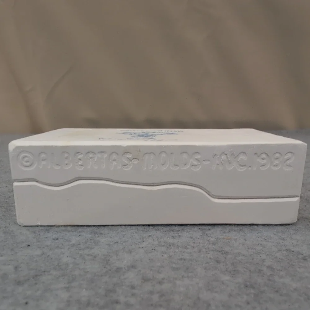 Albertas Molds Inc vintage alberta